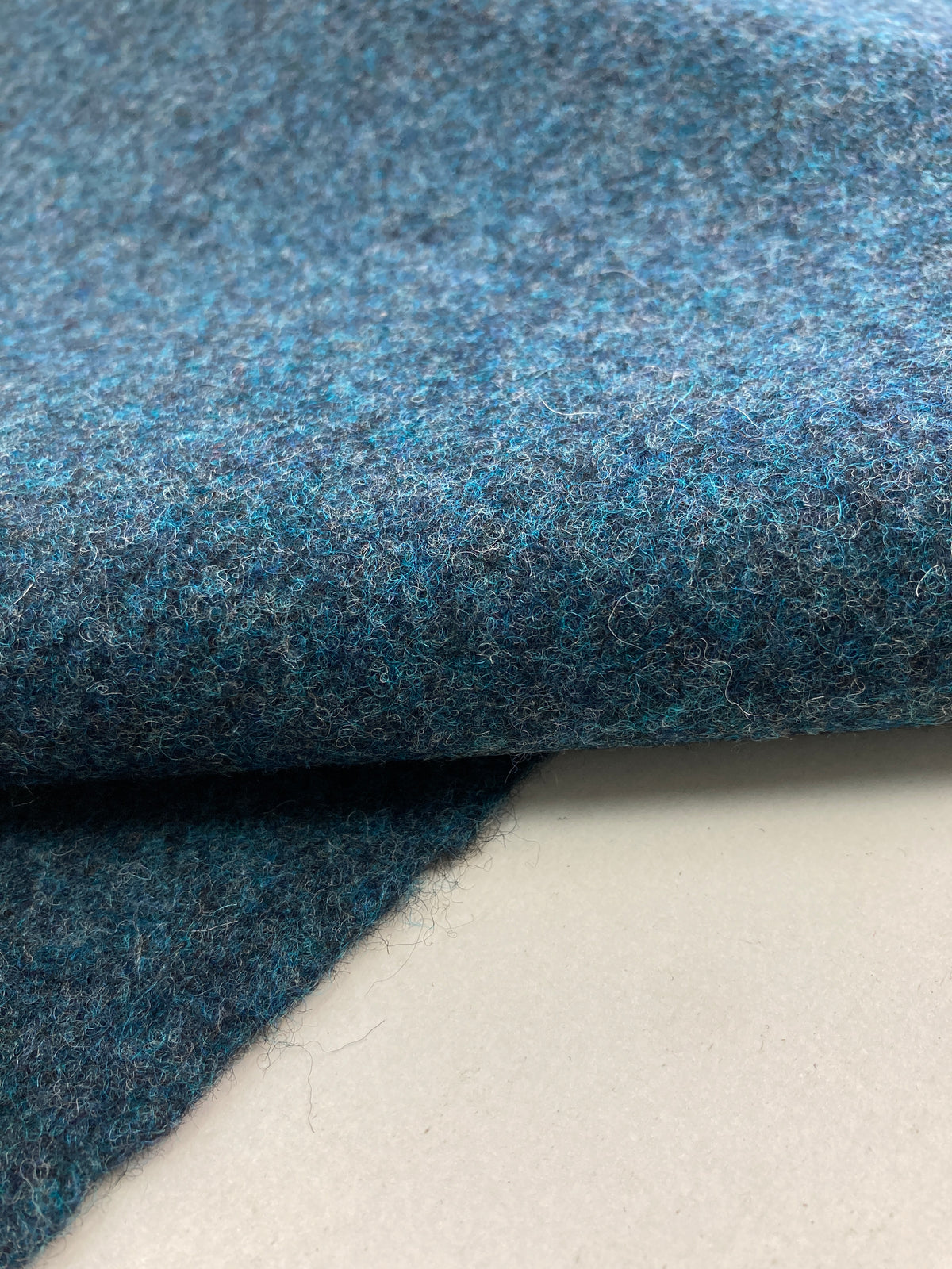 Kvadrat Divina MD – Luxus-Wollpolsterstoff