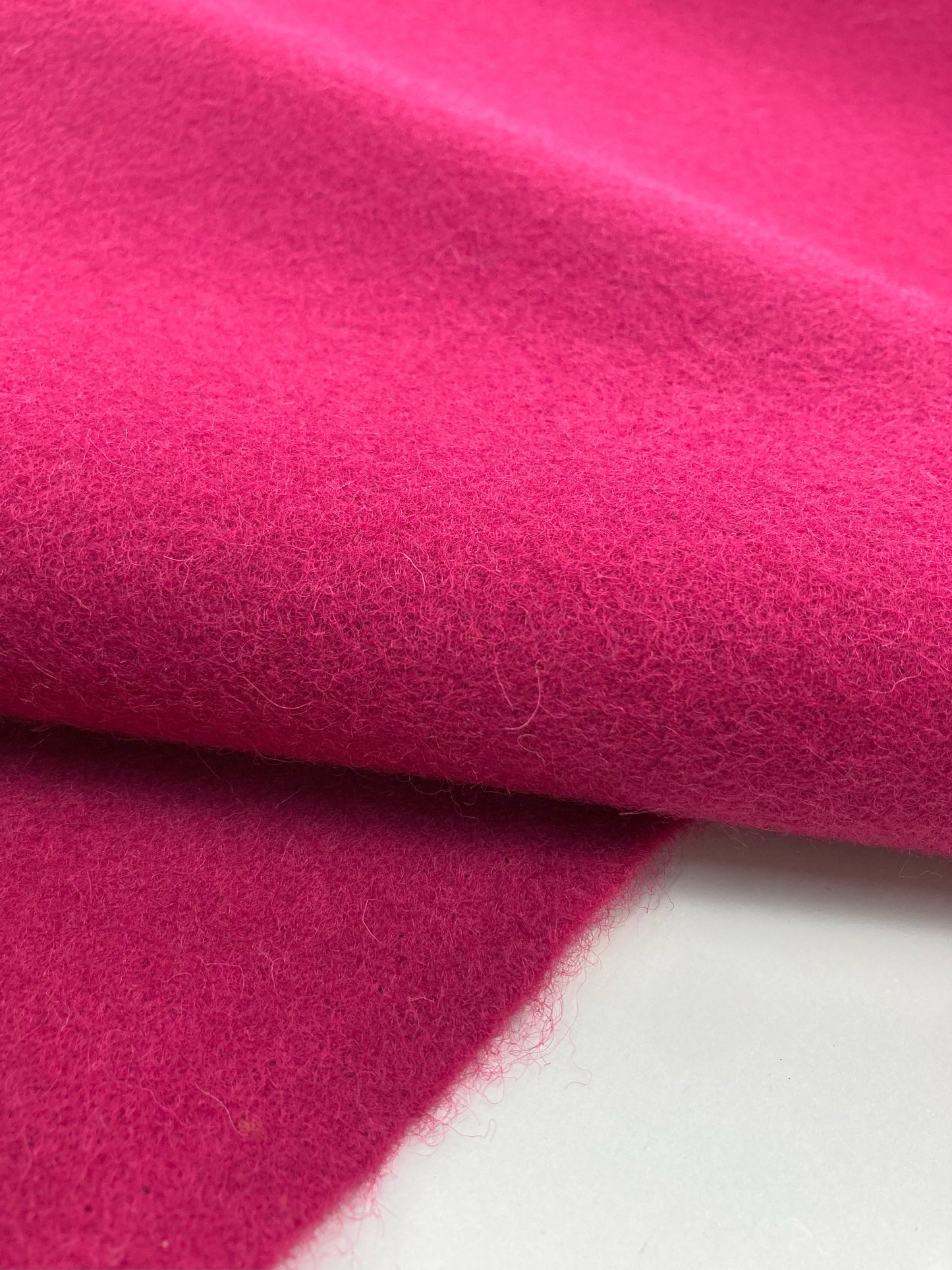 Gabriel Europost 2 classic fabric in 100% recyclable wool - Modern Upholstery