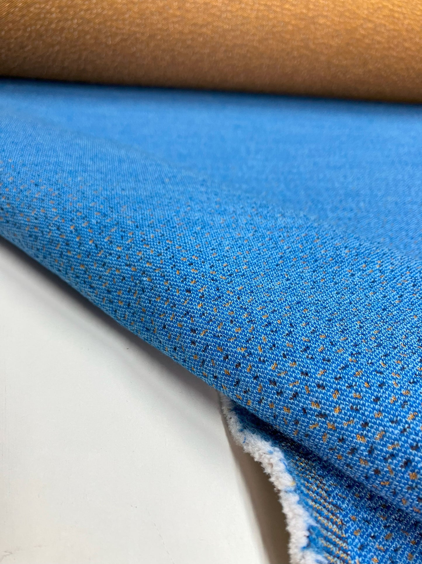 Kvadrat Febrik Sprinkles by Bertjan Pot | Upholstery fabric with dots - Modern Upholstery