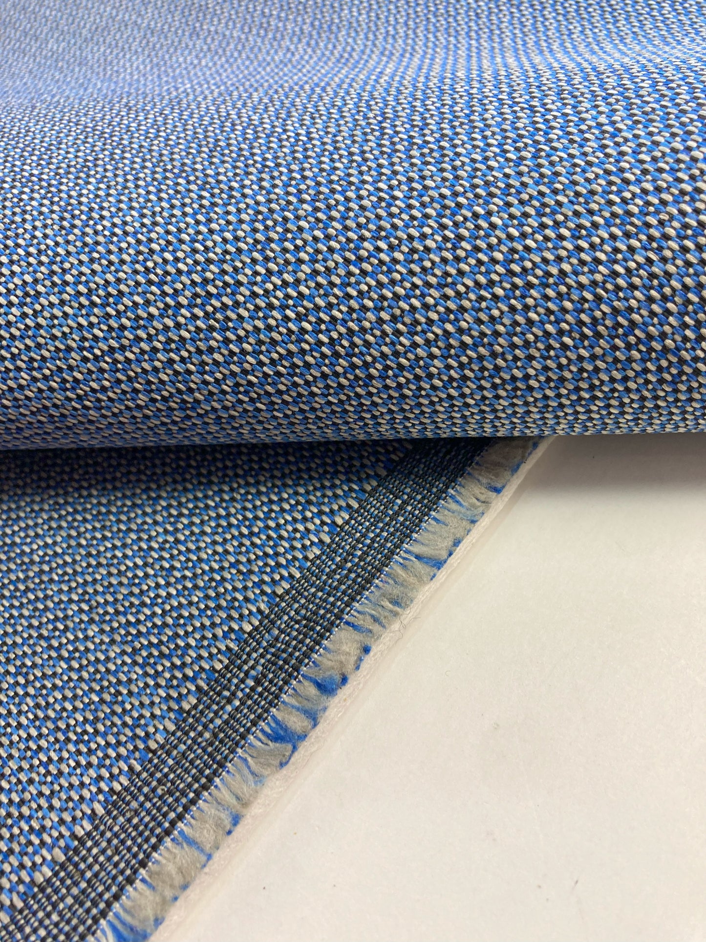 Contract furniture fabric - Durable and aesthetic furniture fabric - Modern Upholstery