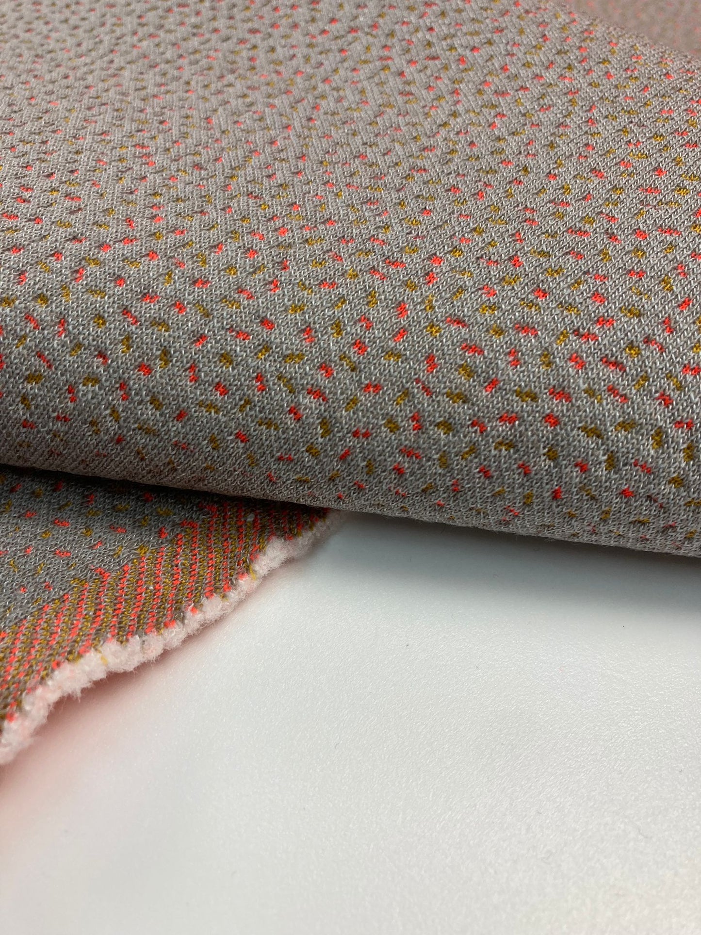 Kvadrat Febrik Sprinkles by Bertjan Pot | Upholstery fabric with dots - Modern Upholstery