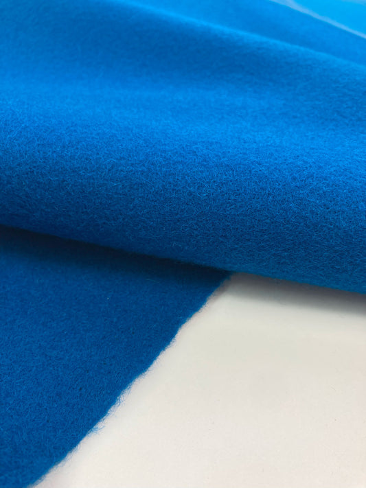 Gabriel Europost 2 classic fabric in 100% recyclable wool - Modern Upholstery