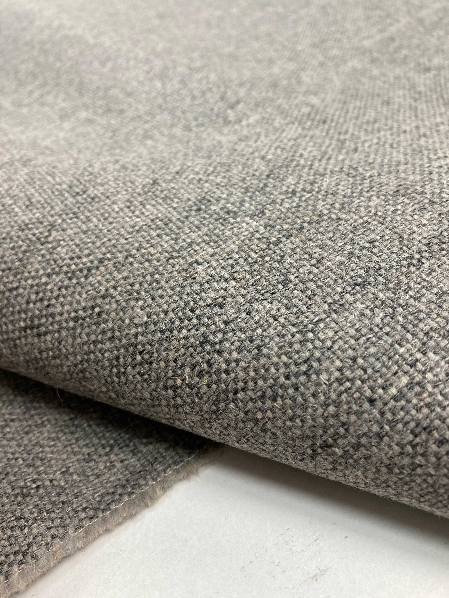 Camira Main Line Flax – Ökologischer Möbelstoff aus Wolle und Leinen.