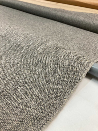 Camira Main Line Flax – Ökologischer Möbelstoff aus Wolle und Leinen.