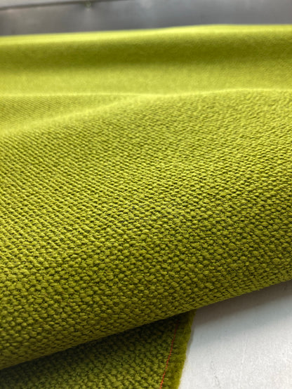 Kvadrat Vidar 4-Stoff – Tiefe Textur und intensive Farben für anspruchsvolle Innenräume. 