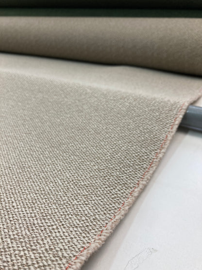 Kvadrat Vidar 4-Stoff – Tiefe Textur und intensive Farben für anspruchsvolle Innenräume. 